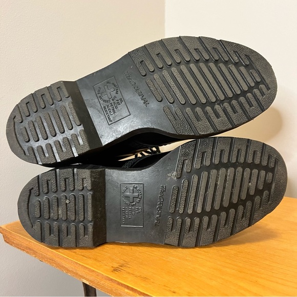 Dr. Martens 1460 8-Tie lace-up boot, black smooth - Picture 7 of 8